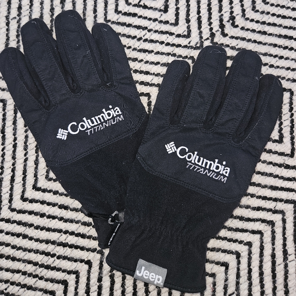 Columbia Titatium Black Ski/ Outdoor/ Winter Gloves.